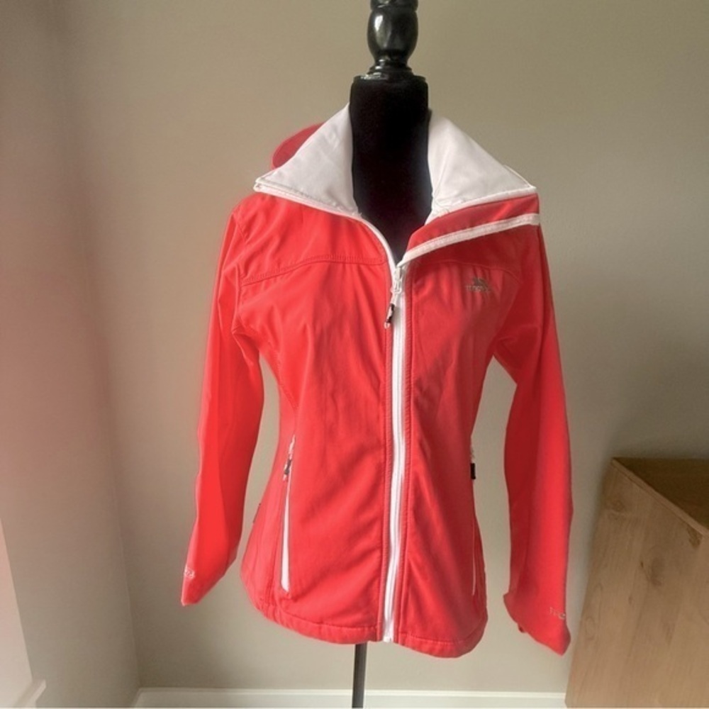 Trespass Abelia coral soft shell women’s jacket size medium.
